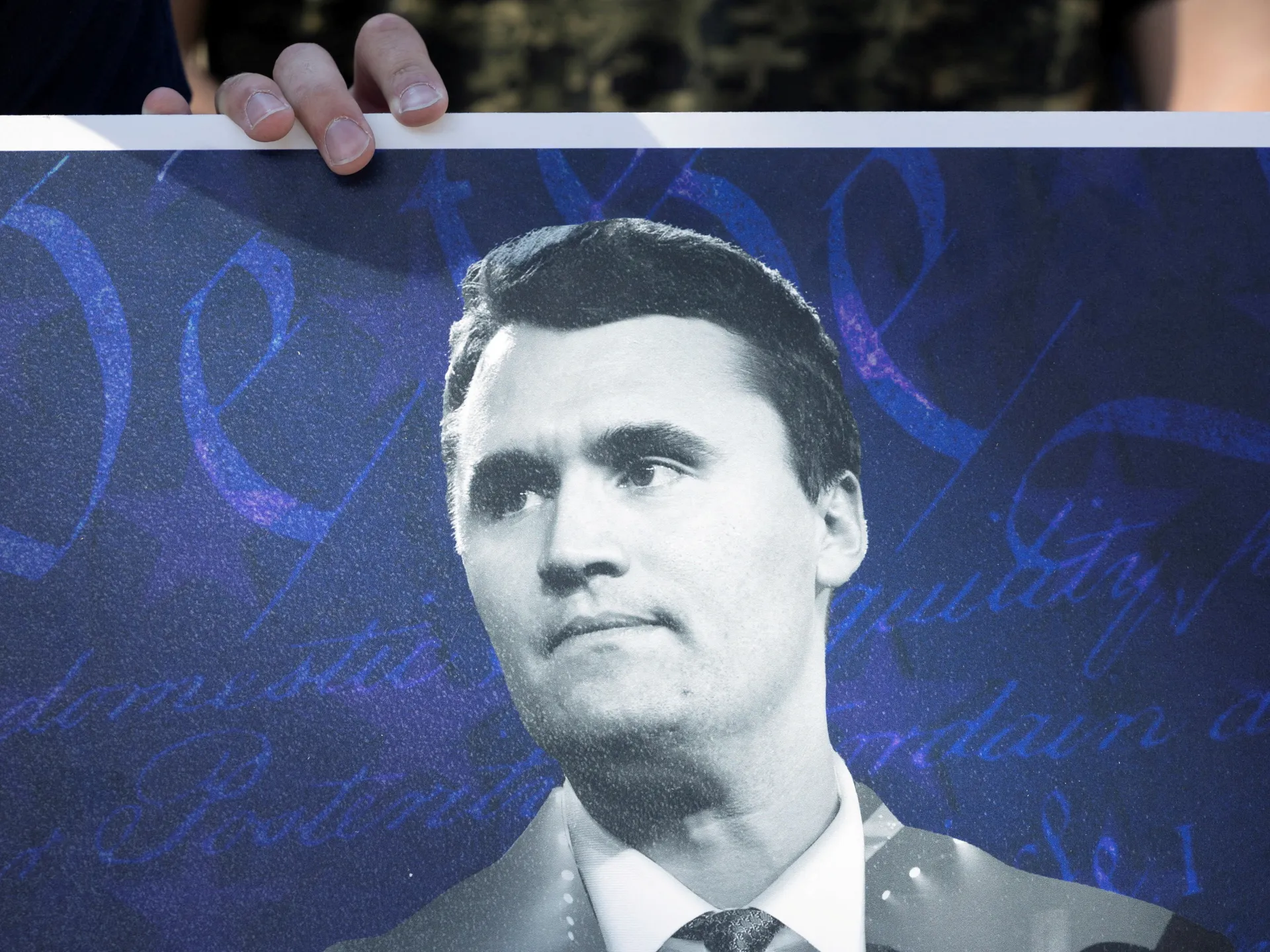 Charlie Kirk'in ölümünün ardından bir yıl geçtikten sonra genç seçmenler Trump'tan uzaklaşıyor mu?