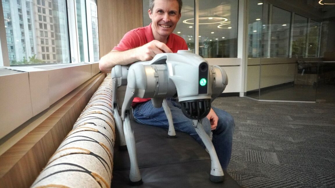 Çin'den 4.000 dolara bir robot köpek aldım