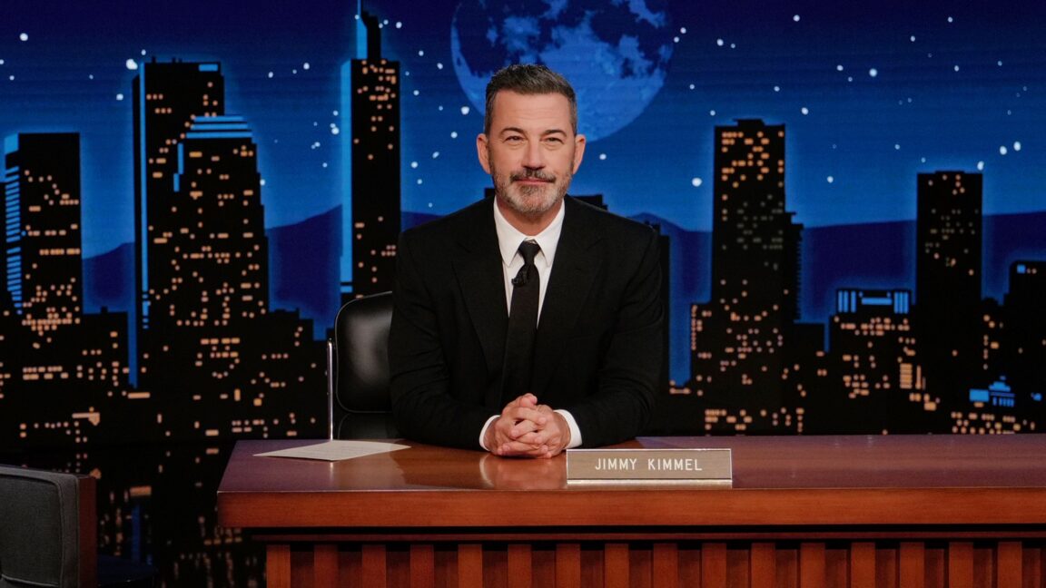 Kimmel'in ABC programı, Trump’ın FCC tehditleri nedeniyle Demokrat adayla yaptığı röportajı yayınlamayacak