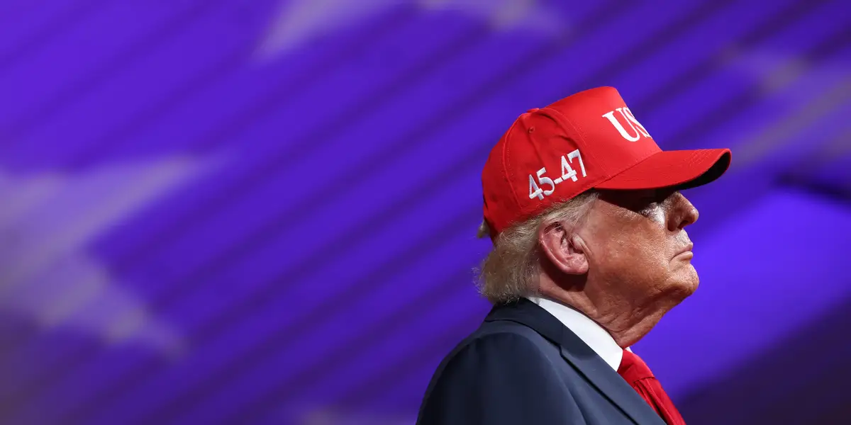 Trump yeni bir 'Yapay Zeka Gücü' duyurdu, ancak yapay zekayı 'boğmayacağını' söyledi