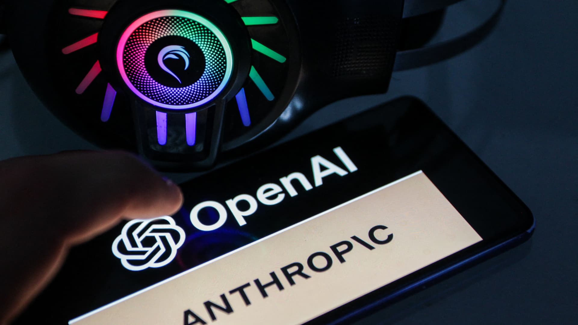 Altman, Musk ve Amodei yapay zekanın çok hızlı ilerlediği konusunda uyarırken, OpenAI bu yıl halka arzı dışlıyor