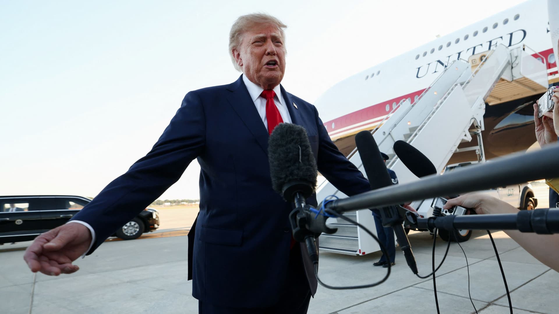 'Haince hareket': Trump, Kanada'nın ortak üyelik teklifi nedeniyle AB'yi gümrük vergileriyle tehdit etti