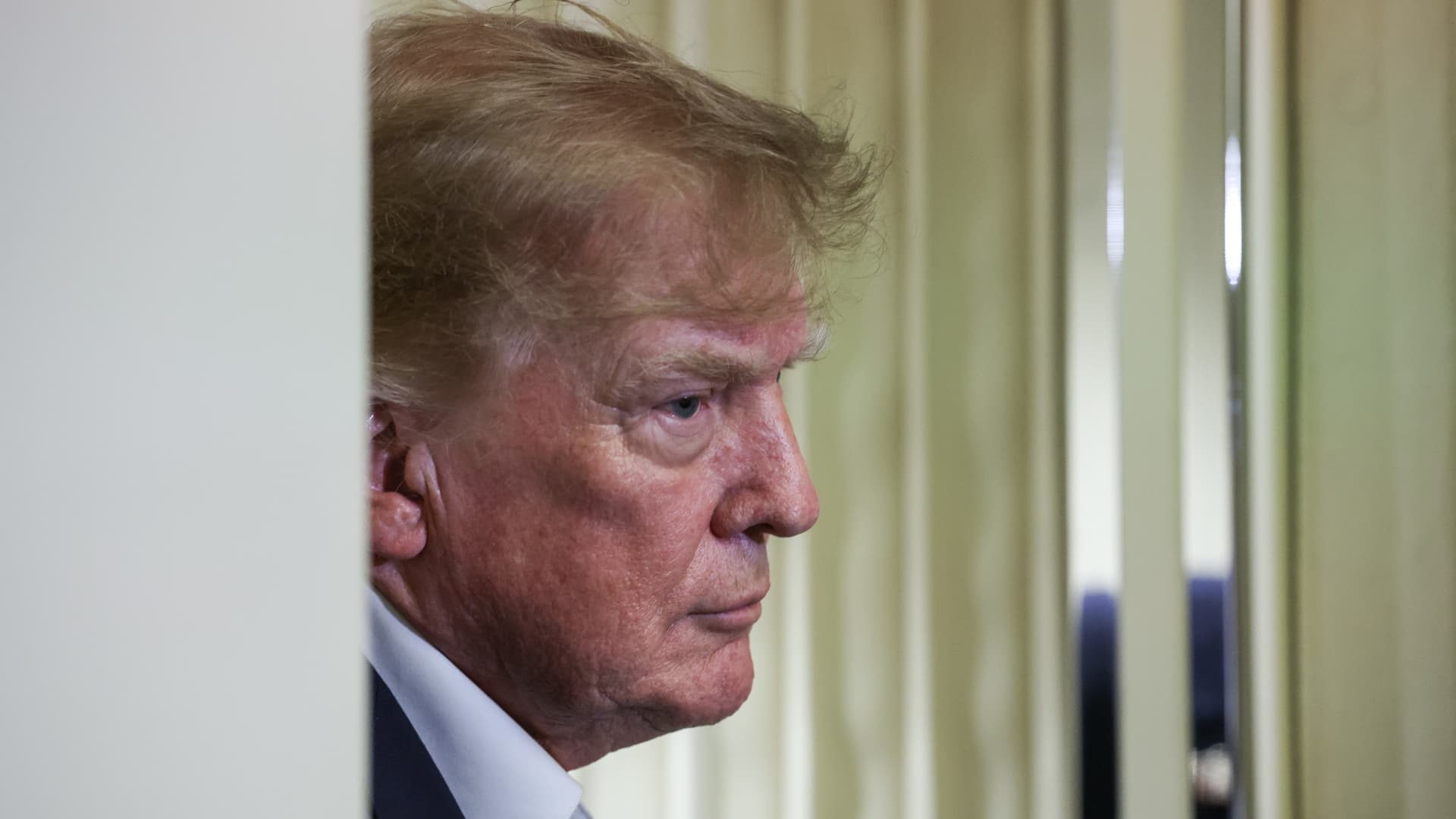 Trump, ABD'de dizel fiyatları rekor kırarken Ukrayna'ya Rus petrol rafinerilerini 'vurmayı bırakma' çağrısı yaptı