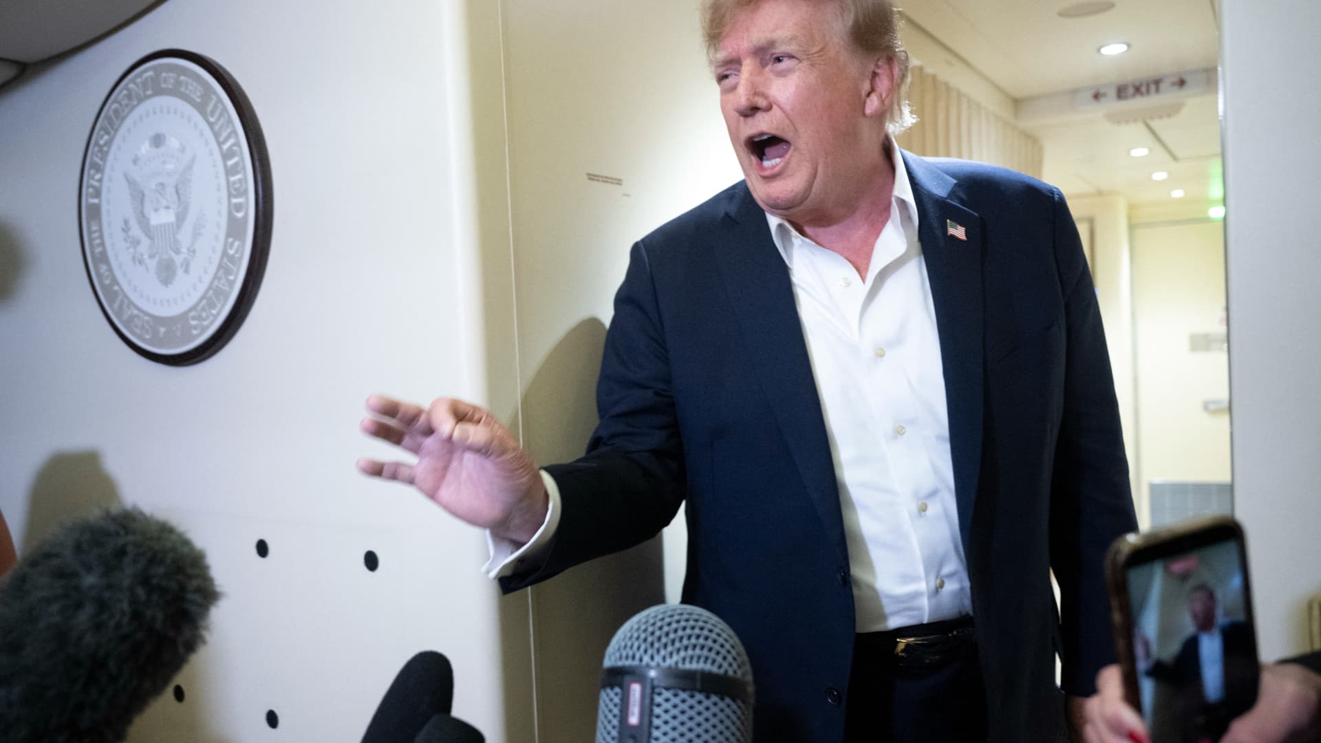 Trump'tan yapay zeka düzenlemesine gerek yok açıklaması ve Anthropic CEO'su Amodei'ye sert tepki