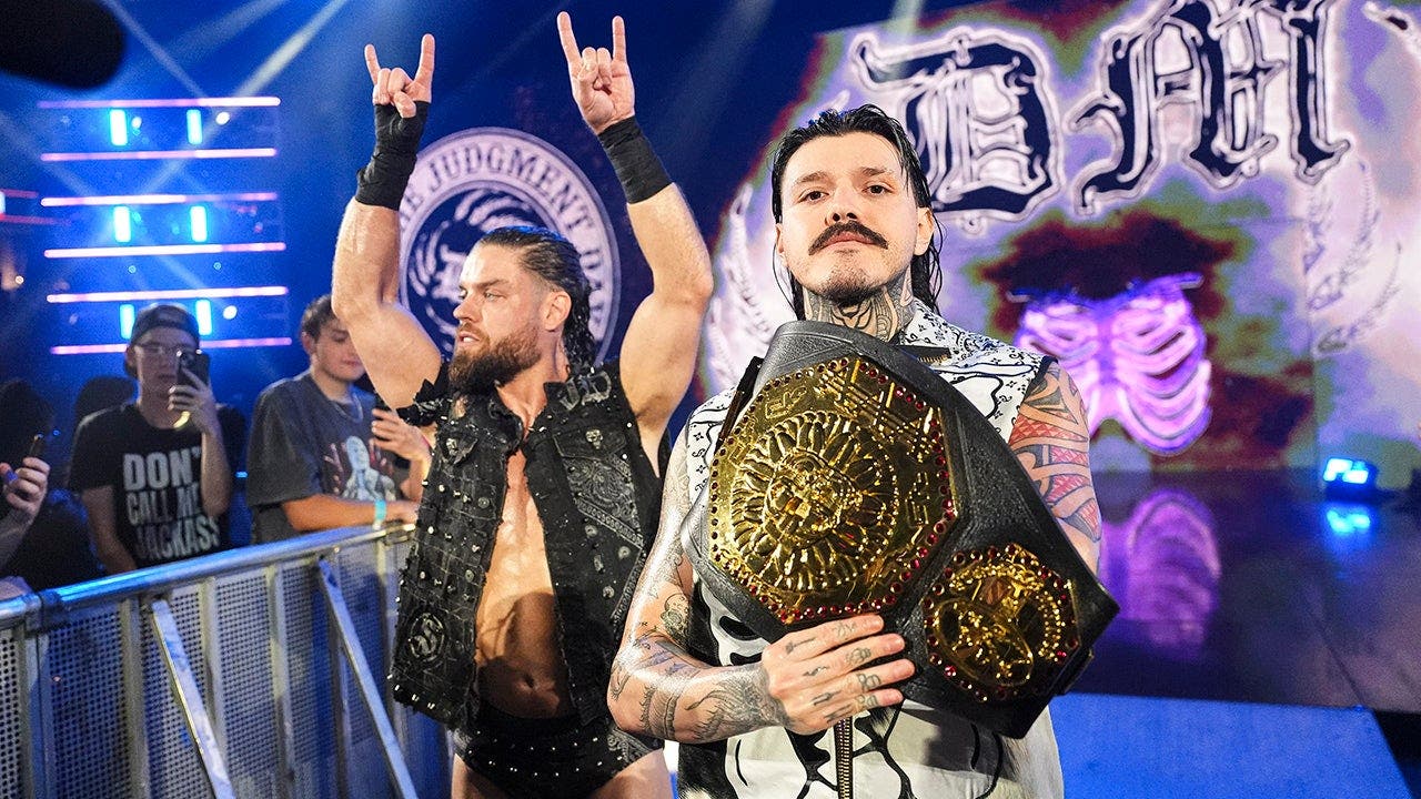 AAA Mega Şampiyonu Dominik Mysterio 'eksiksiz bir paket', diyor WWE yayıncısı Corey Graves