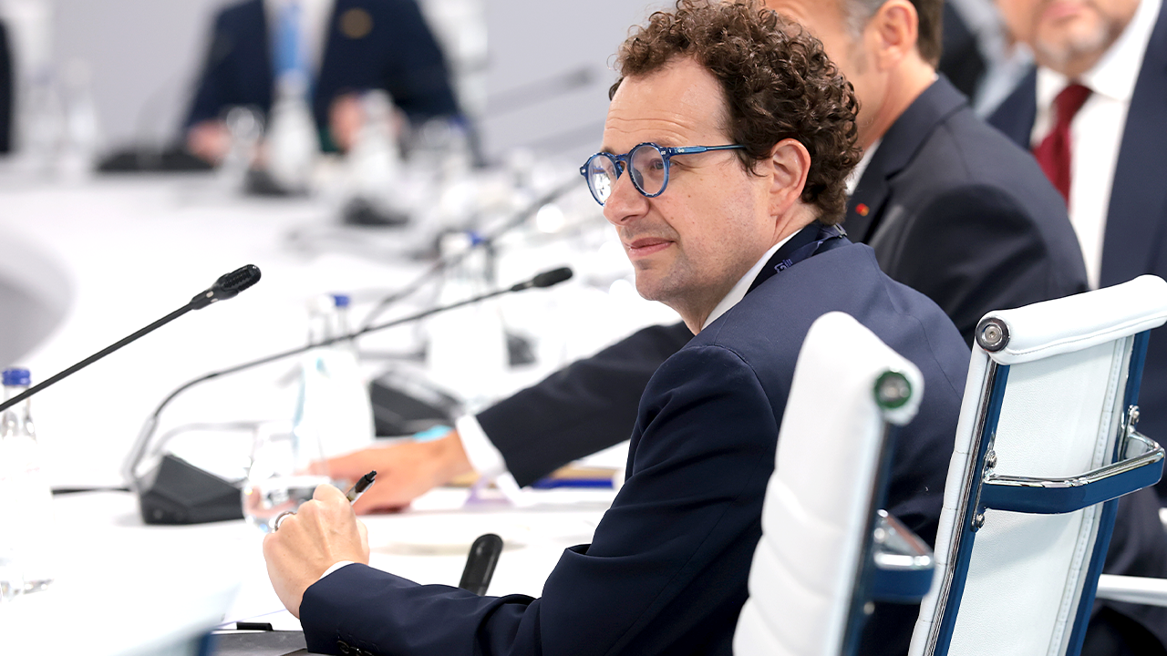 Anthropic CEO'su yapay zeka mücadelesini Soğuk Savaş'a benzetti ve 'silahsızlanma müzakereleri' çağrısı yaptı