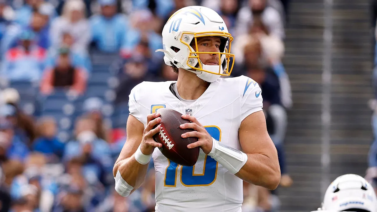 Los Angeles Chargers oyun kurucusu Justin Herbert