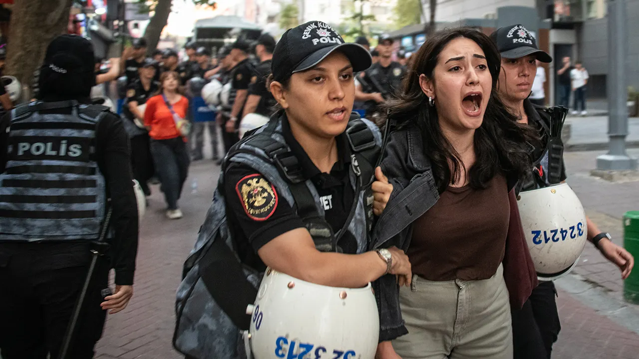 Erdoğan'ın Türkiye'si, aile değerlerini koruma adı altında LGBTİ+ topluluğuna karşı baskılarını artırıyor