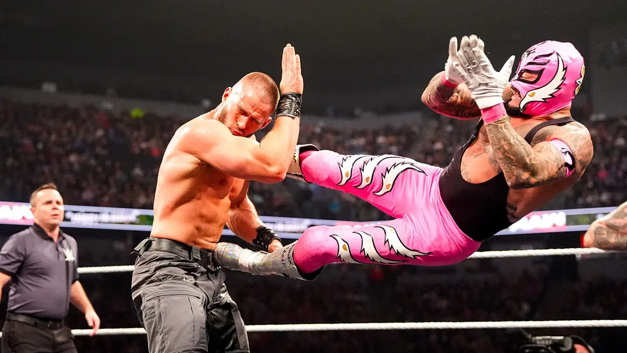 Rey Mysterio, Triplemania'daki Rolünü Değerlendirdi ve 2 Metre 20 Santimetrelik Devle Maçına Çıkarken Korkmadığını Söyledi