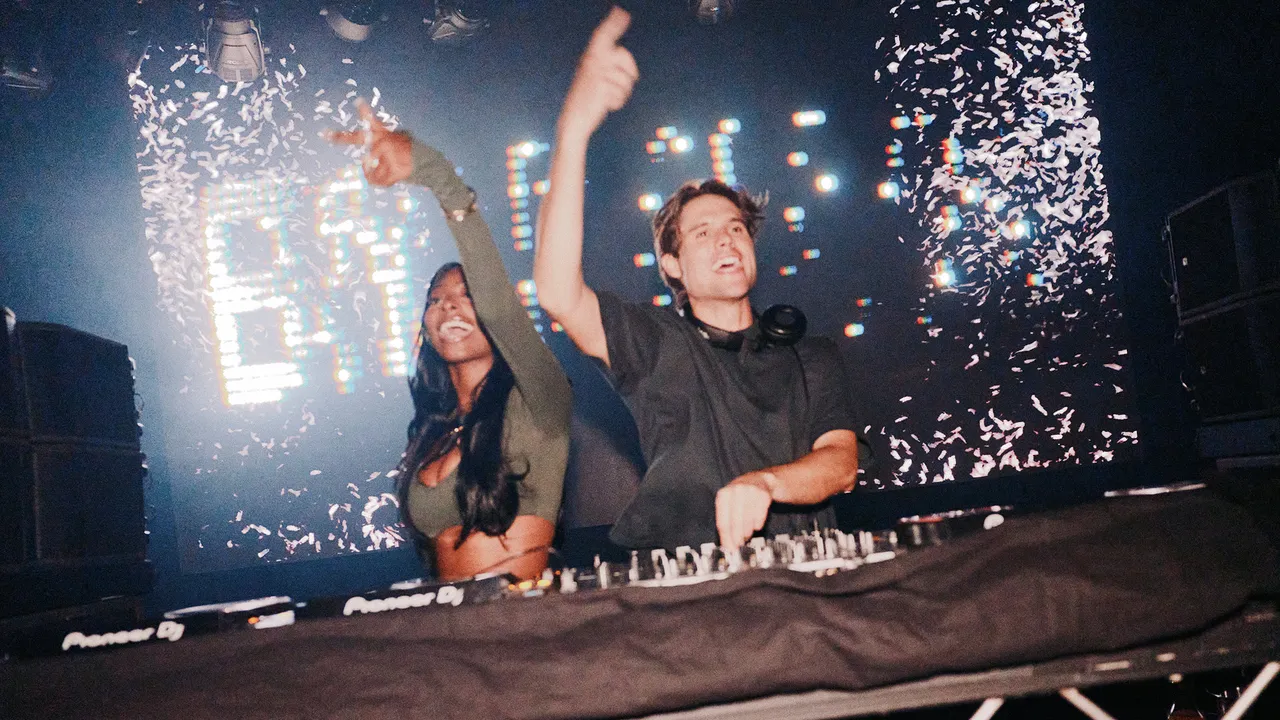 Love Island'dan Bryce Alakai ile Webster Hall Kulisinde