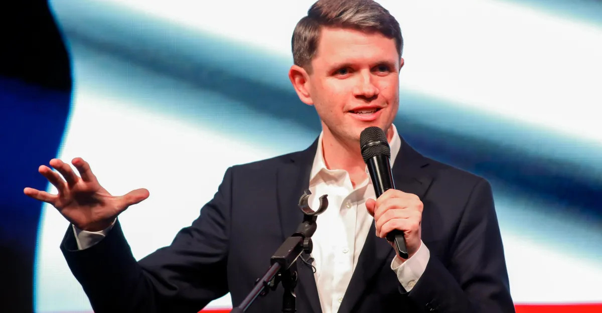 James Talarico ile yapılan bir diğer büyük röportaj da FCC tehditleri nedeniyle YouTube'a taşındı
