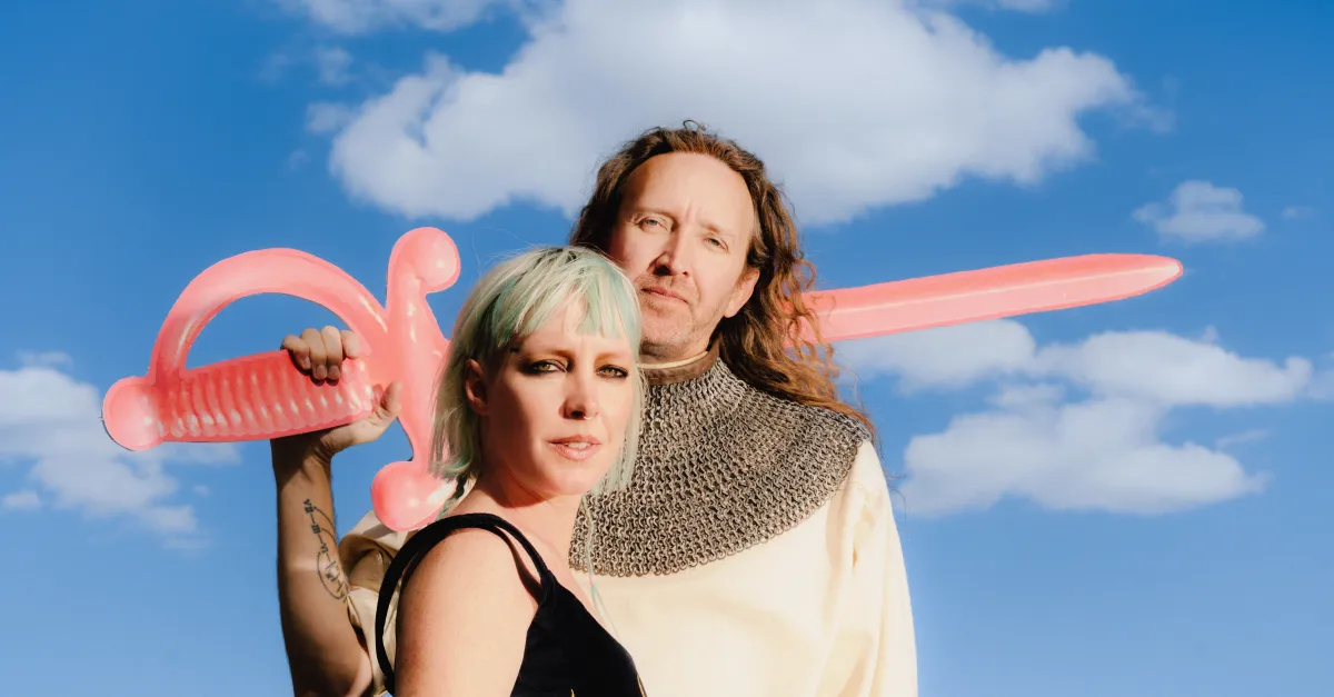 Sylvan Esso, kaliteli yoğurda para harcamanız gerektiğini düşünüyor