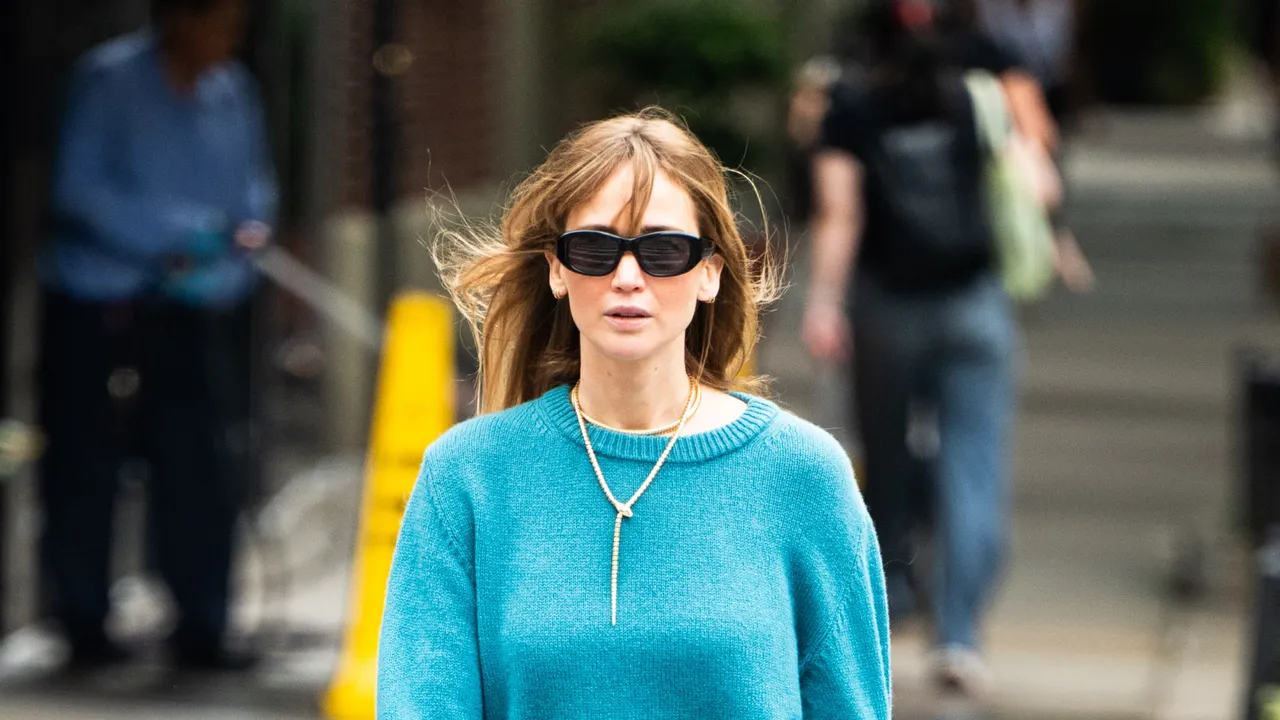 Jennifer Lawrence Geçiş Dönemi Stil Formülünde Usta